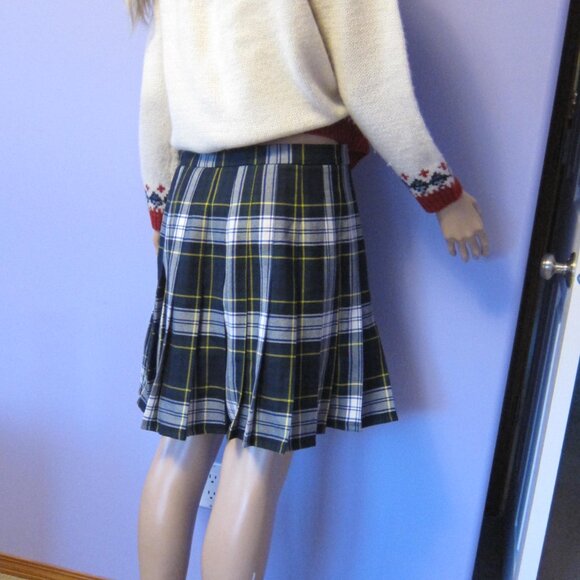 PRINGLE of SCOTLAND Wool BLACK Tartan Classic Plaid Pleated Wool Skirt HRH Label - Picture 7 of 9